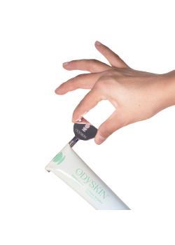 LLAVE EXPRIMIDORA PARA TUBOS DE COSMETICA - ODYSKIN - 5430002859101